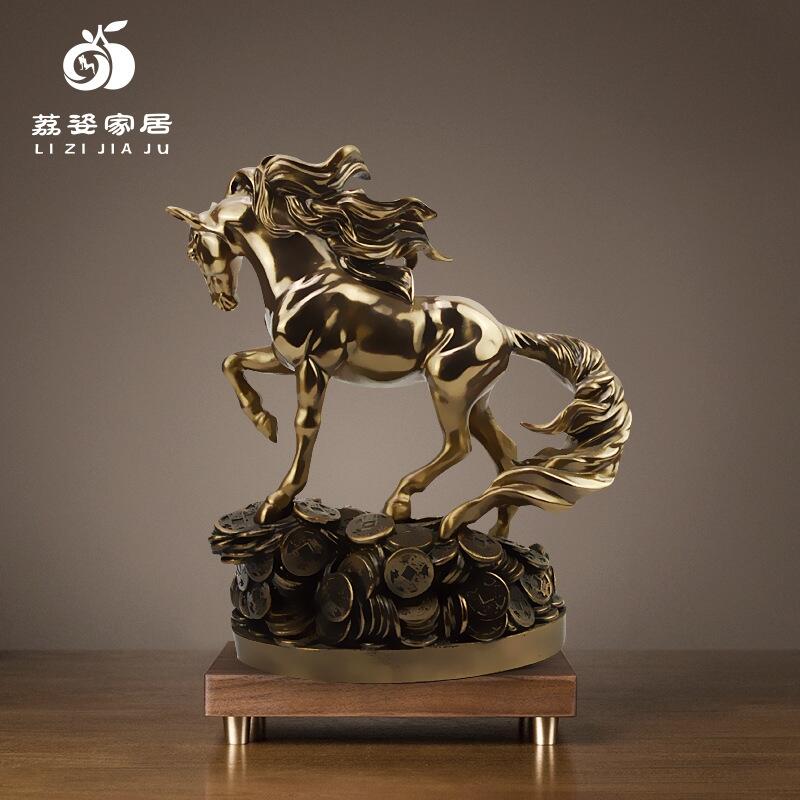 創新鑄銅樹脂工藝 辦公室發財馬擺件的藝術與寓意